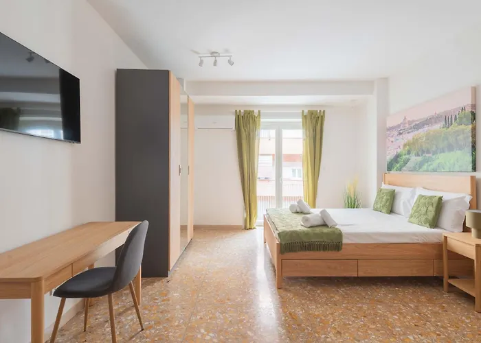 Vatican Light - Metro Cipro Apartment