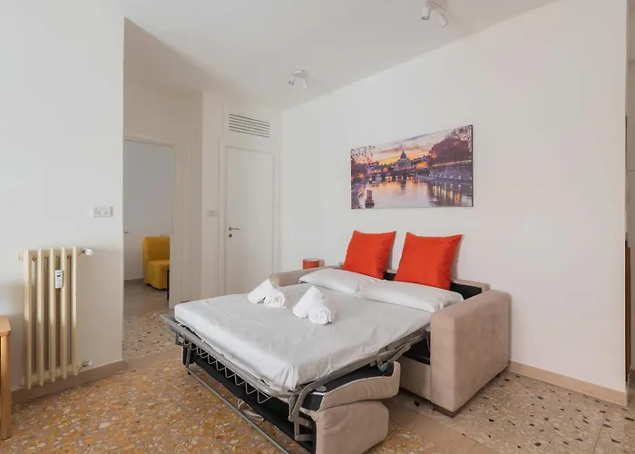 Vatican Light - Metro Cipro Apartment *