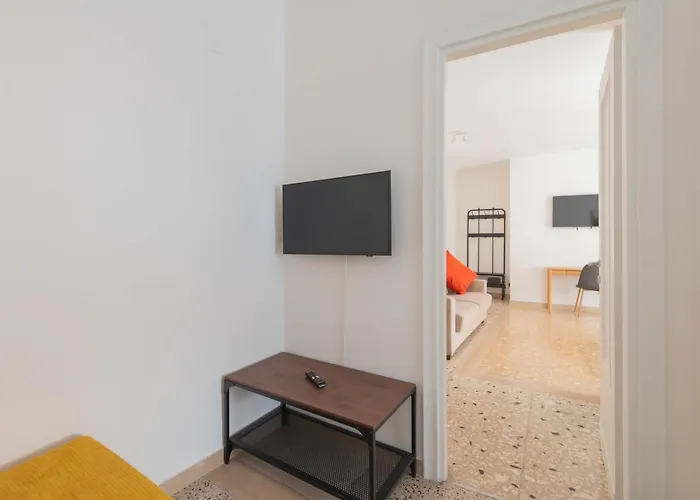 Vatican Light - Metro Cipro Apartment