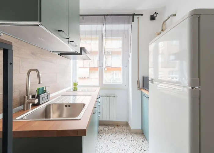 Vatican Light - Metro Cipro Apartment